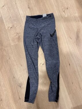 Nike Gray & Black Heathered Performance Leggings